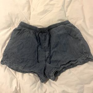 Universal Thread Shorts